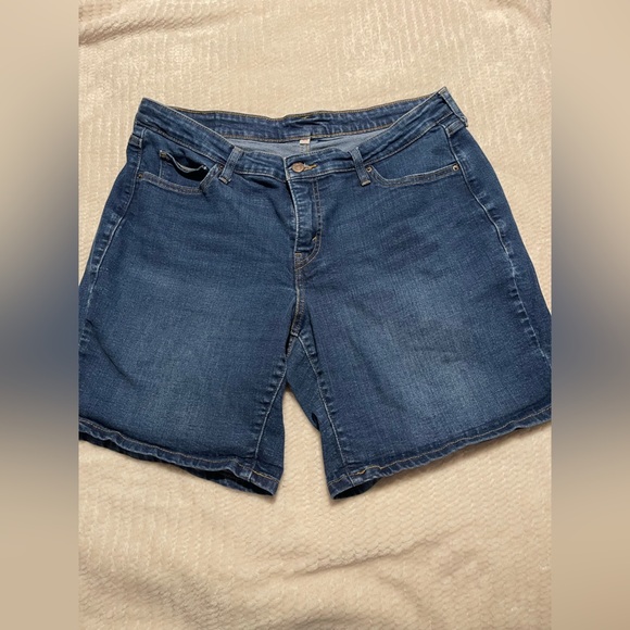 Classic Blue Denim Shorts Sz 16 - Picture 1 of 6